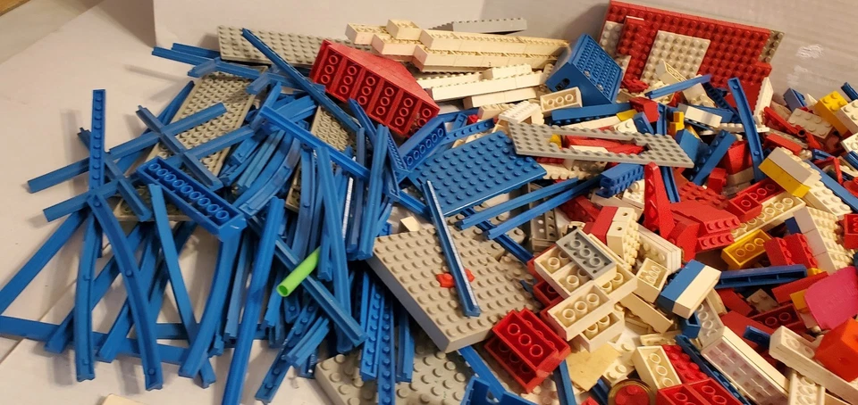 Vintage LEGO Systems Set Pieces w/Motorized & manual sections 1100+pcs  As Shown - Image 4 of 4