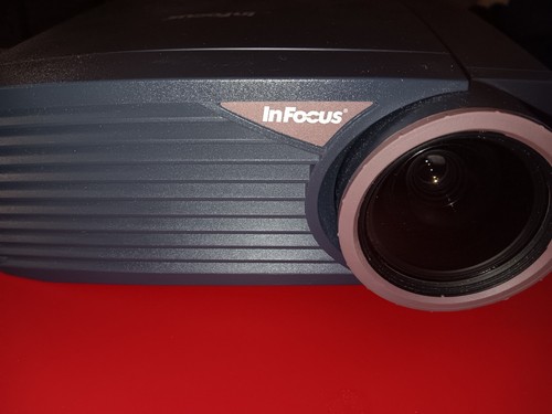 InFocus LP425Z Digital Video Projector 900 lumens - Picture 3 of 5