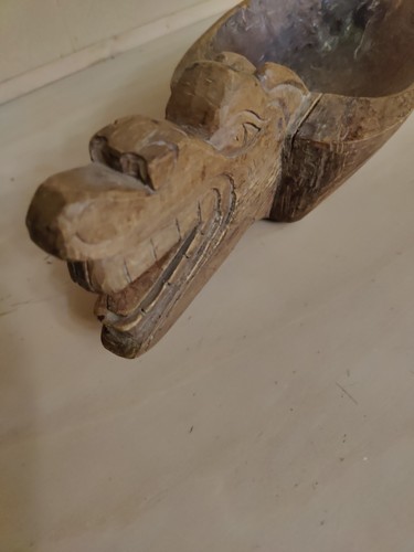 Ciotola in legno intagliato a mano cane-drago creatura mitica Dayak arte e cultura... - Foto 8 di 21