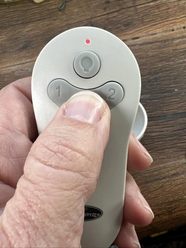 Ventilador de techo Harbor Breeze control remoto KUJCE10712 con soporte de pared Foto 3 de 4