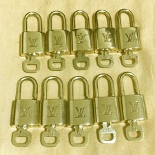 LOUIS VUITTON LV 10 SET PADLOCK KEY CHARM CADENA GOLD-PLATED FRANCE 37PDA320