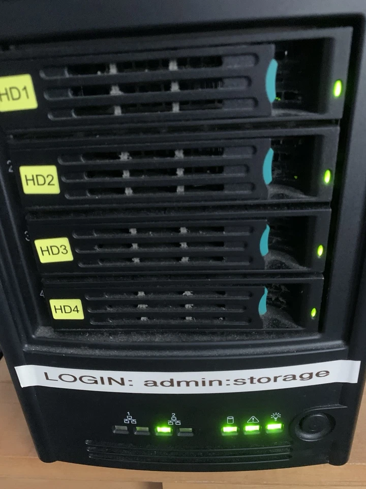 Intel SS4000-E NAS 4x 2TB RAID 10 Yields 3.72TB Net Storage, working perfectly - Image 2 of 4