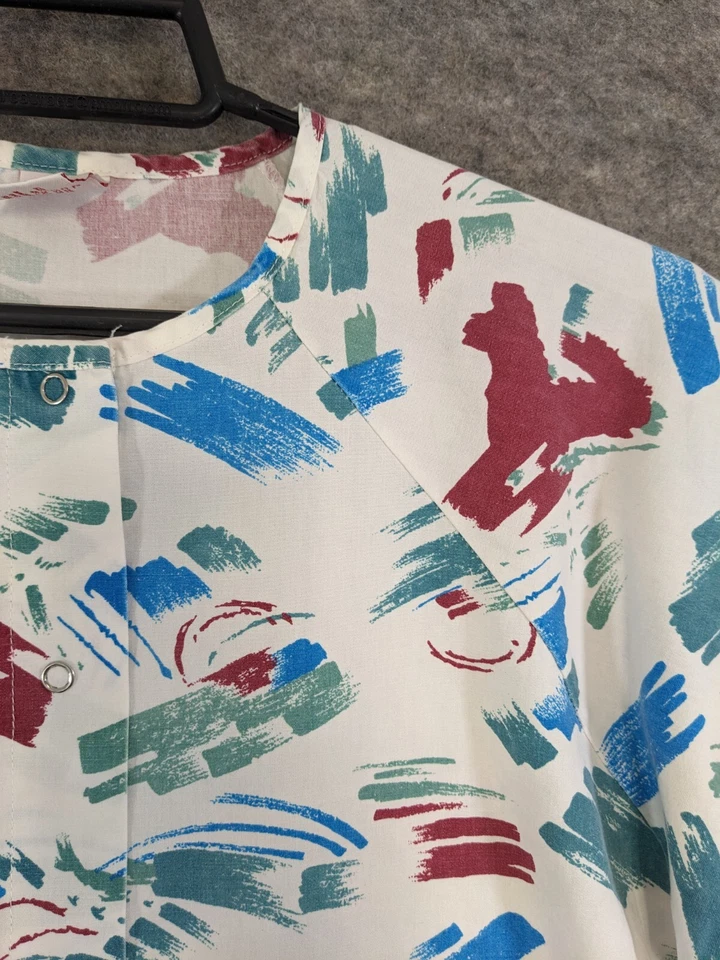 Medline Scrub Top Women Small Blue Red Green Print Snap Front Pockets - Image 2 of 4