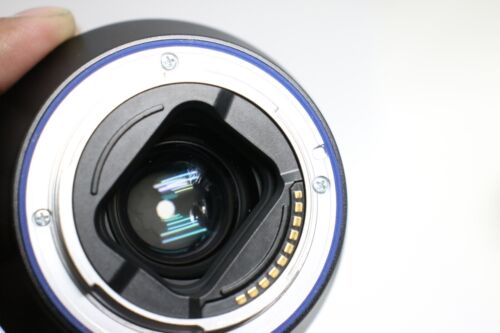 Carl Zeiss Batis 2/40 40mm F2 for Sony fullframe (E mount) for parts only - Picture 4 of 7