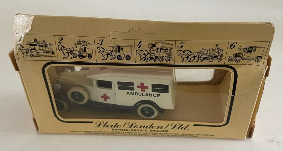 1983 Lledo Days Gone Vintage 1936 Packard Ambulance Unpunched - Image 2 of 2