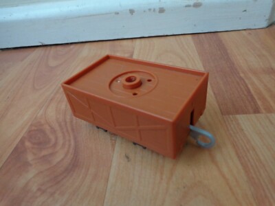 THOMAS DIE TANKLOK TOMY TRACKMASTER BRAUNER WAGENWAGEN FÜR ZÜGE