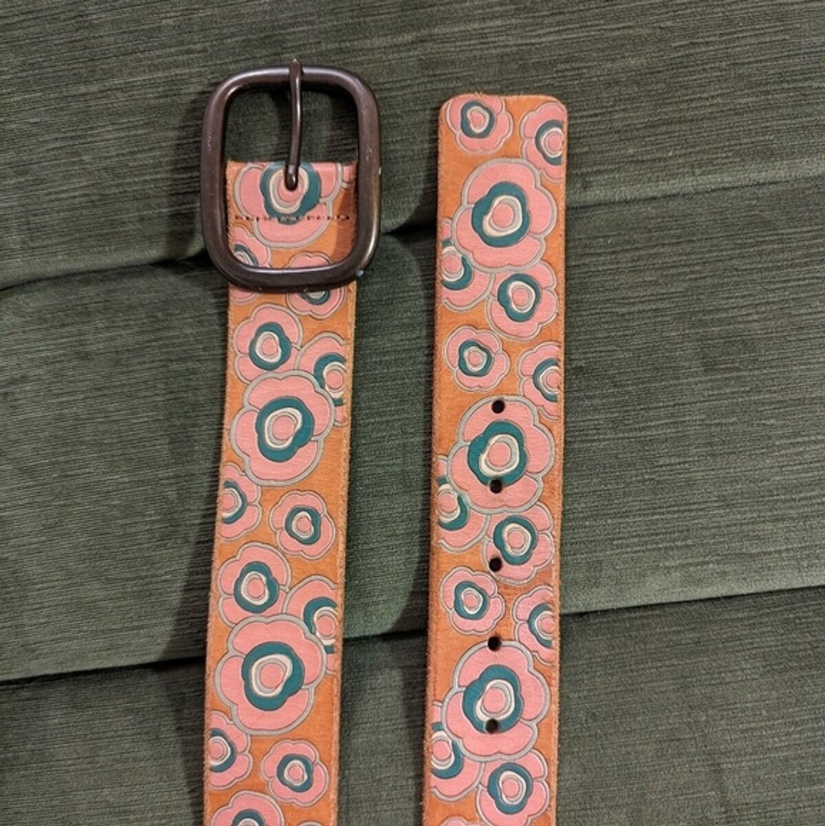Gap Genuine Leather Boho Retro 70’s Groovy Floral Print Tooled Belt