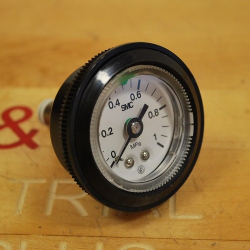 SMC 0 to 1 Mpa Pneumatic Pressure Gauge, 01 MPa With Green Marker