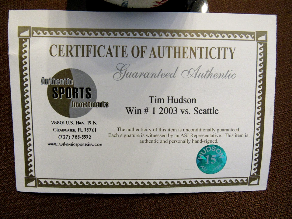 TIM HUDSON PRIMER DÍA VICTORIA #1 2003 VS SEATTLE JUEGO AUTOMÁTICO CERTIFICADO DE AUTENTICIDAD DE BÉISBOL USADO Foto 4 de 4