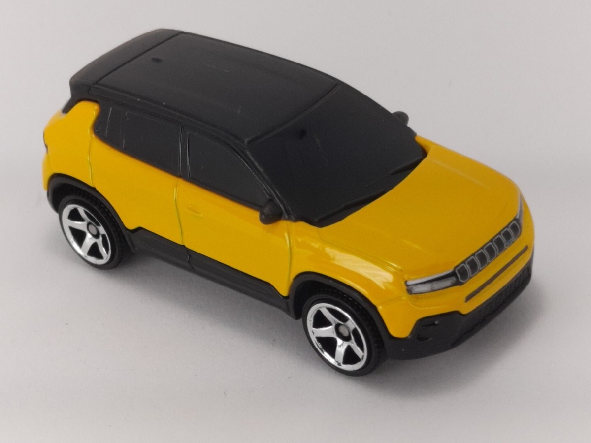 2023 23 Jeep Avenger Collectible 1/64 Scale Diecast Diorama Model
