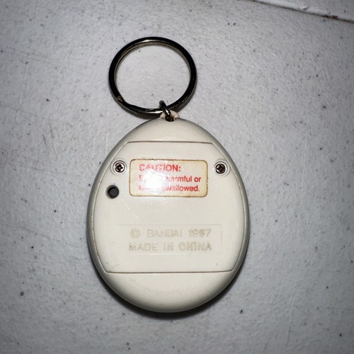 1997 Bandai Tamagotchi Pet Original Generation 1 White Black Buttons New Battery - Picture 2 of 4