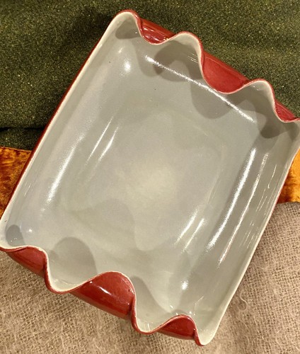 RED WING B1406 RUFFLE Edge DISH RED / Gray 9" Vtg MCM - Picture 5 of 18