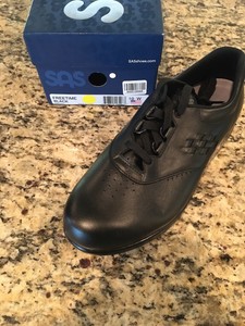 10 wide womens shoes