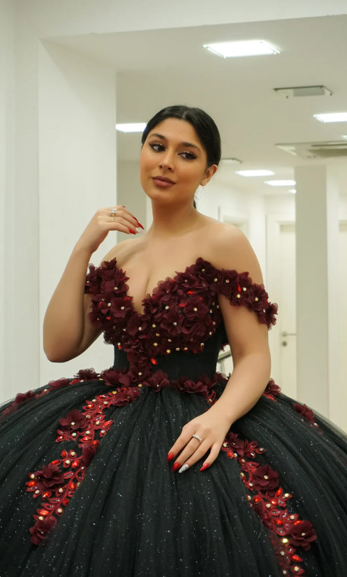15 dresses red and black Dress With Flowers Black Quinceanera Beaded Florals Sweet 15 16 Prom Full Bust exc_vg MillyBridal Homecomming Dress Black Size:30 X 32