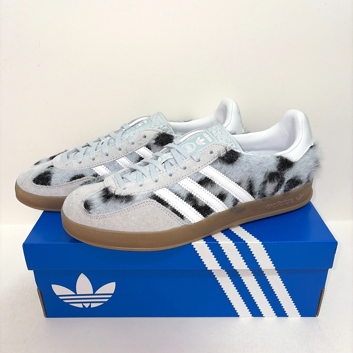 アディダス  GAZELLE INDOOR MH ATMOS adidas atmos Pink GAZELLE INDOOR MH JS4598 Halo Blue / Cloud White