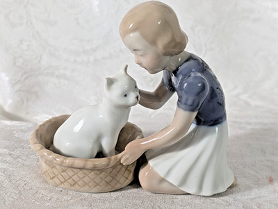 BING & GRONDAHL B & G #2249 Girl White Kitten in Basket Denmark 1970's
