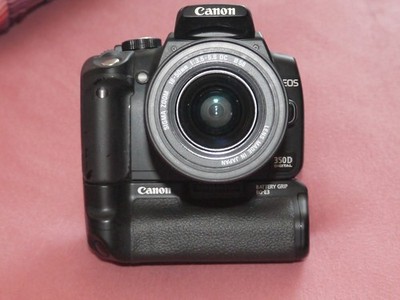 Canon EOS 350D / EOS Digital Rebel XT 8.0MP Digitalkamera - Schwarz (Kit mit...