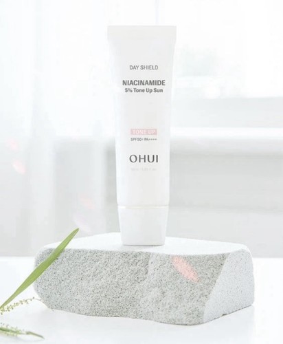 OHUI Day Shield Niacinamide 5% Tone-Up Sun SPF50+ PA++++ 50ml O HUI - Picture 3 of 5