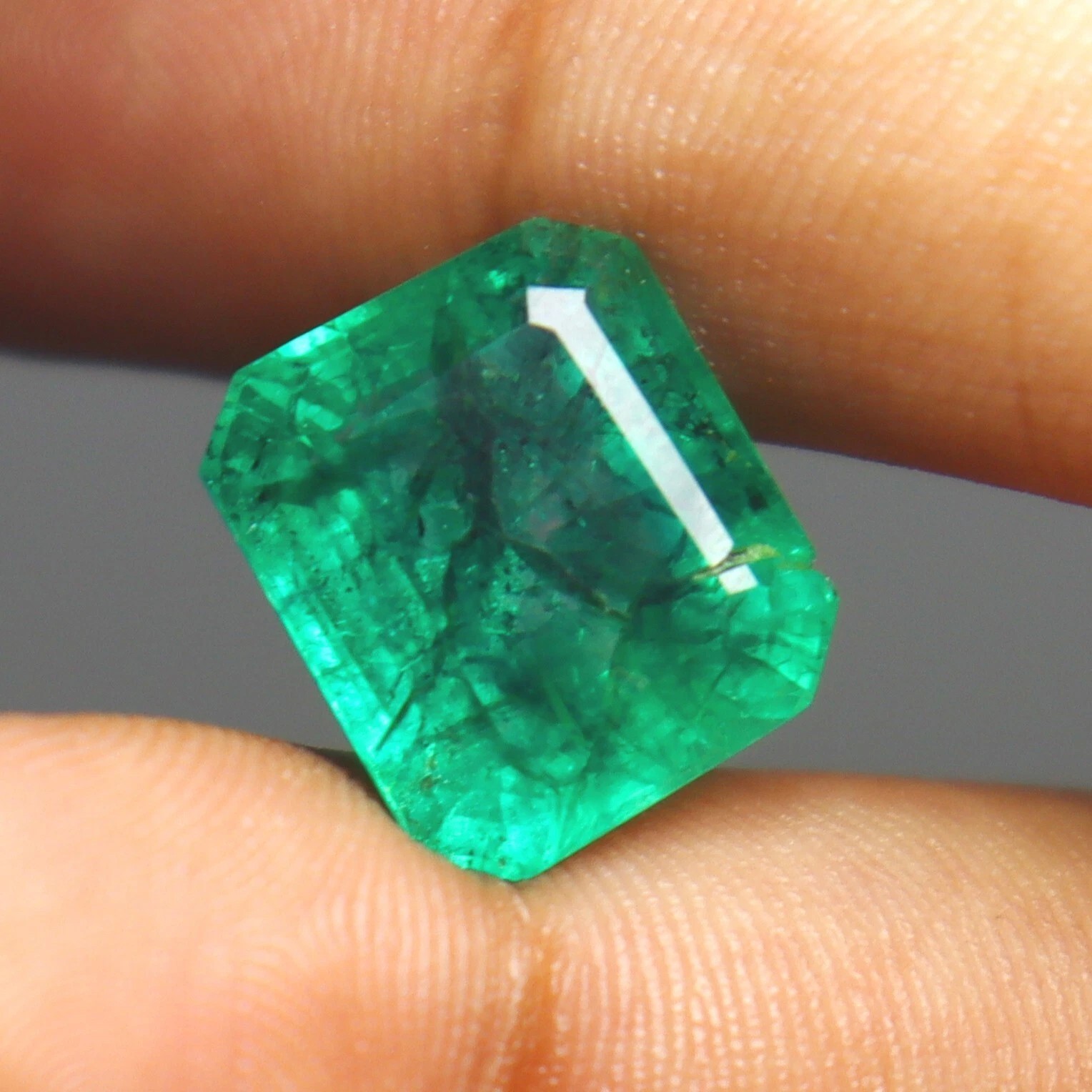 8.85 Ct AAA Certified Natural Colombian Green Emerald Emerald Cut Loose Gemstone