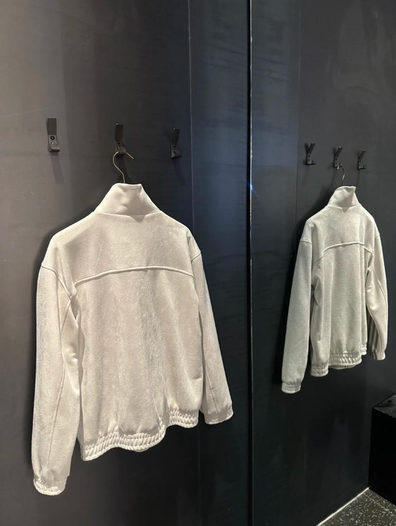 アディダス中国限定スネークイヤースポーツジャケットホワイトLサイズです Adidas China limited edition Snake Year track jacket White