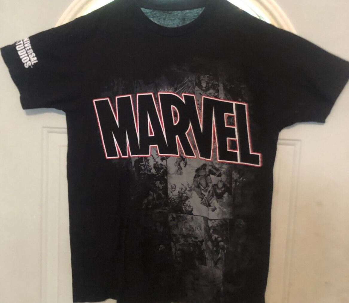 Universal Studios & TM Marvel Black Graphic T-Shirt Size Medium