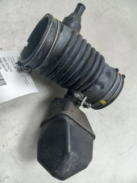 Toyota Sienna L 2014 tubo resonador filtro de aire de 3,5 L  Foto 2 de 4