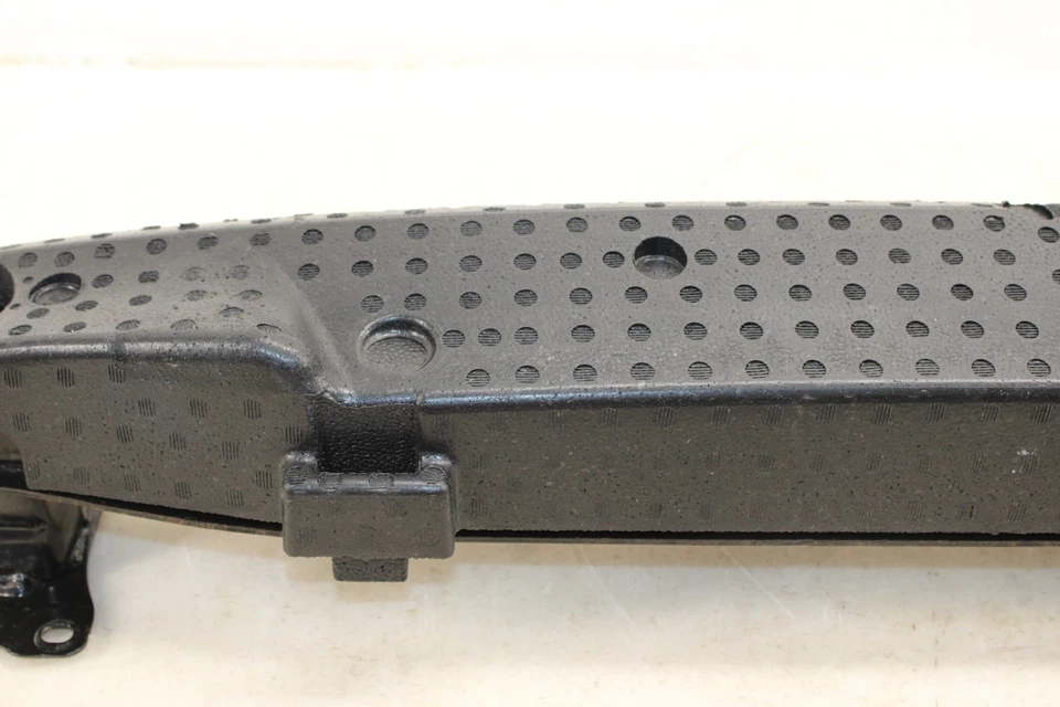 Barra de refuerzo trasera Volkswagen GTI 2015-2017 con espuma OEM MH32 Foto 4 de 4