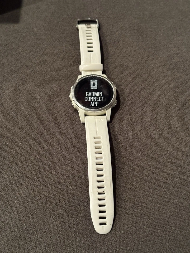 White Garmin Phoenix 5S 42mm. Backlight flickering - Image 3 of 4