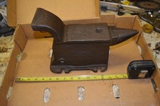 C. E. SHIELDS anvil vice part pat. sept. 22 1914 missing parts, chipped top