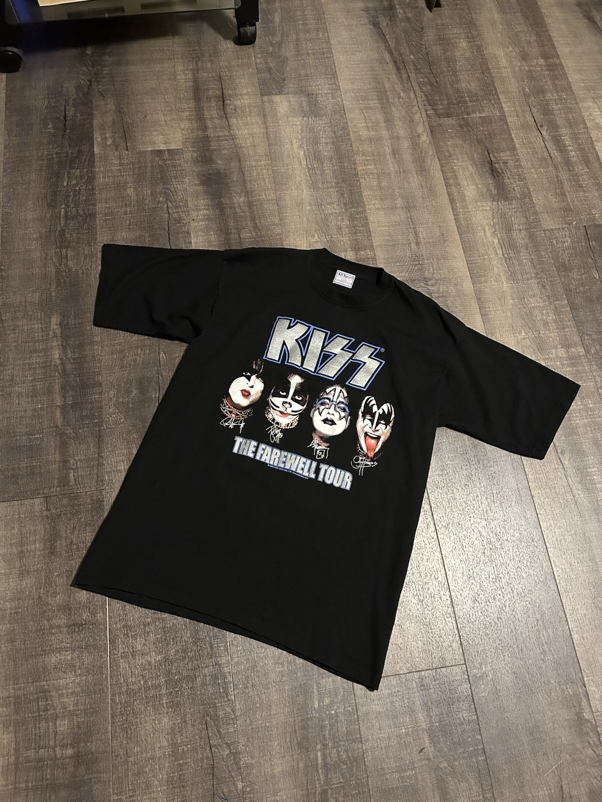Vintage Kiss Tour T Shirt L  Farewell Concert Tour USA Made UNWORN