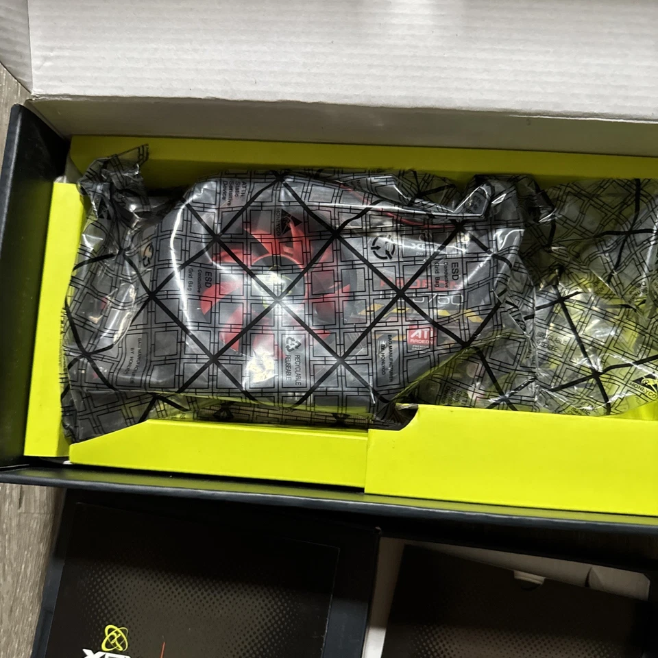 XFX AMD Radeon HD 5750 GPU 1GB GDDR5 VRAM PCI Express Graphics Card - Image 4 of 4