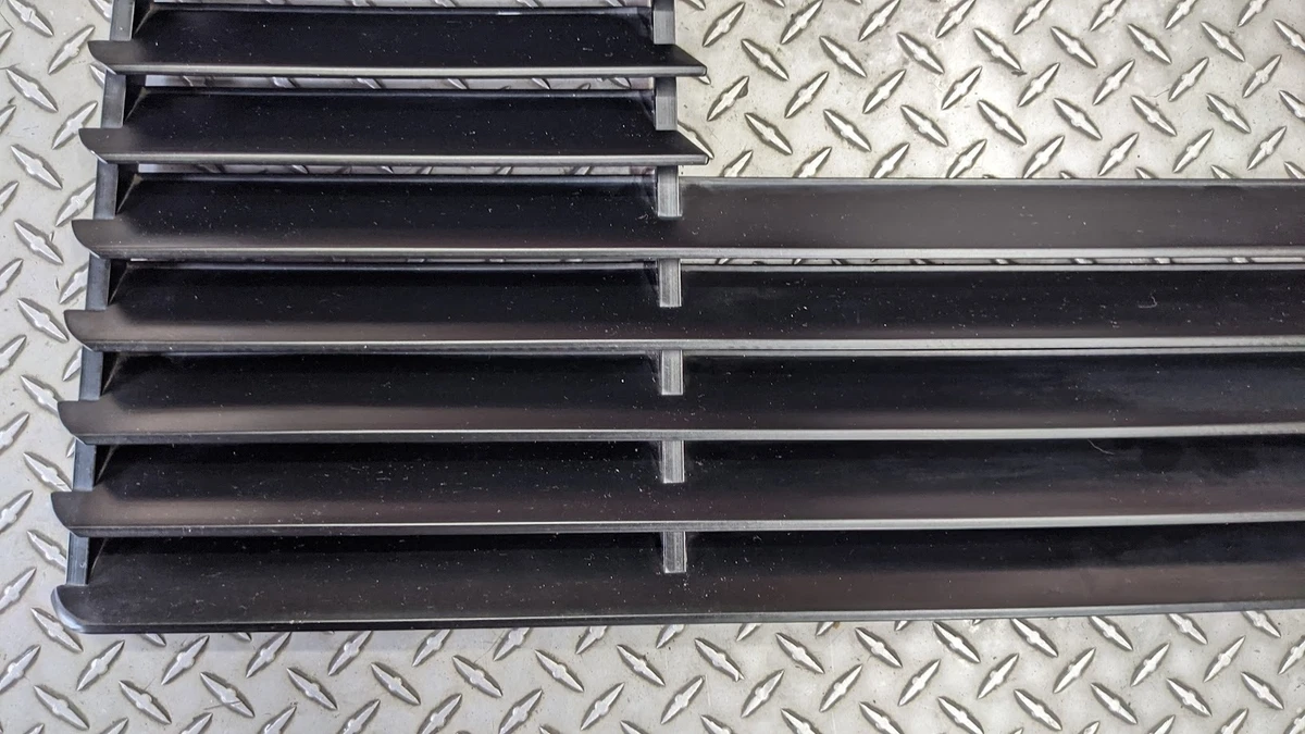 FERRARI 308 328 GTSi part REAR ENGINE COMPARTMENT LID GRILLE USA  