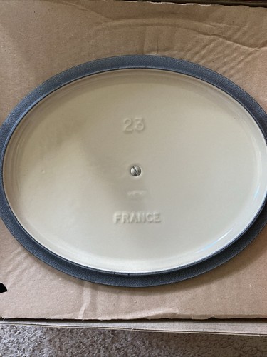 Le Creuset 9 in French 2.6L 2.75qt Oval Dutch Oven Enameled Cast Iron 16309 NEW - Picture 7 of 11