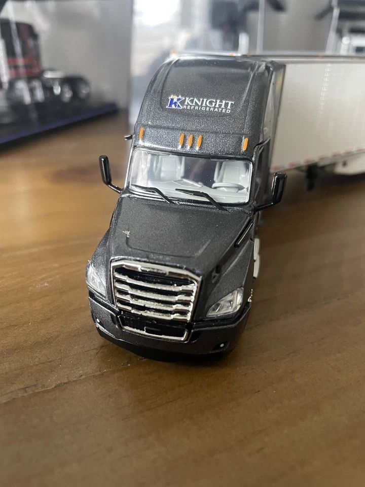 DCP by First Gear 1/64 Knight Refrigerated Freightliner Tractor/Trailer New - Image 3 of 4
