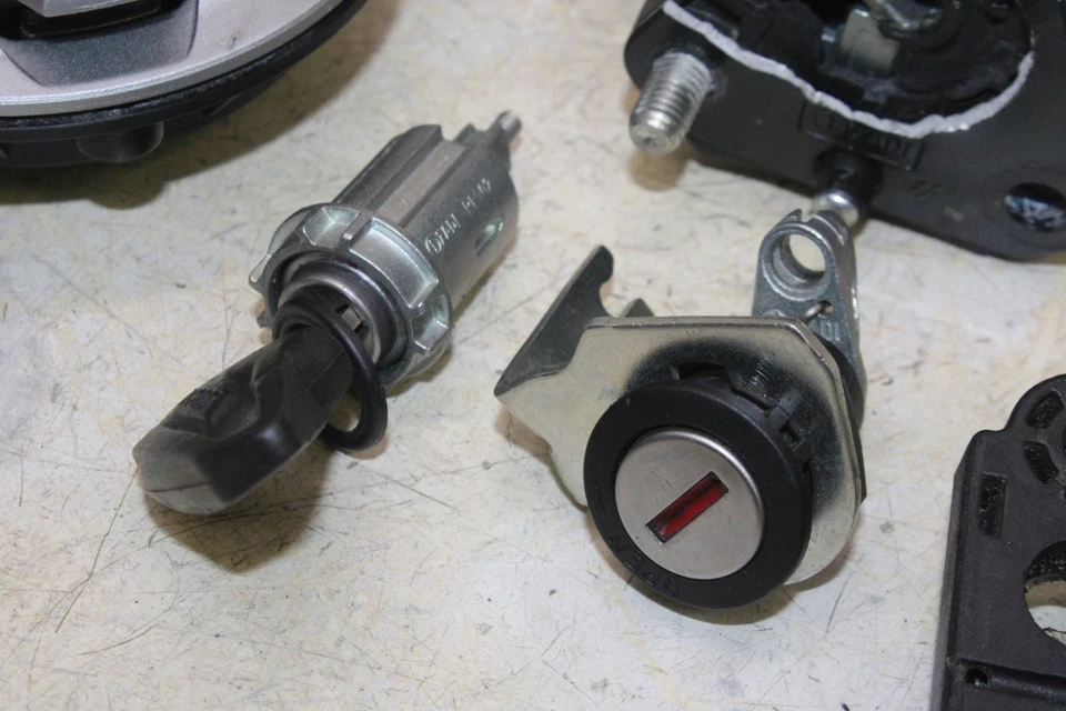 2021 DUCATI SCRAMBLER 1100 SPORT OEM IGNITION LOCK SET GAS CAP SEAT LOCK W KEY - Image 3 of 4