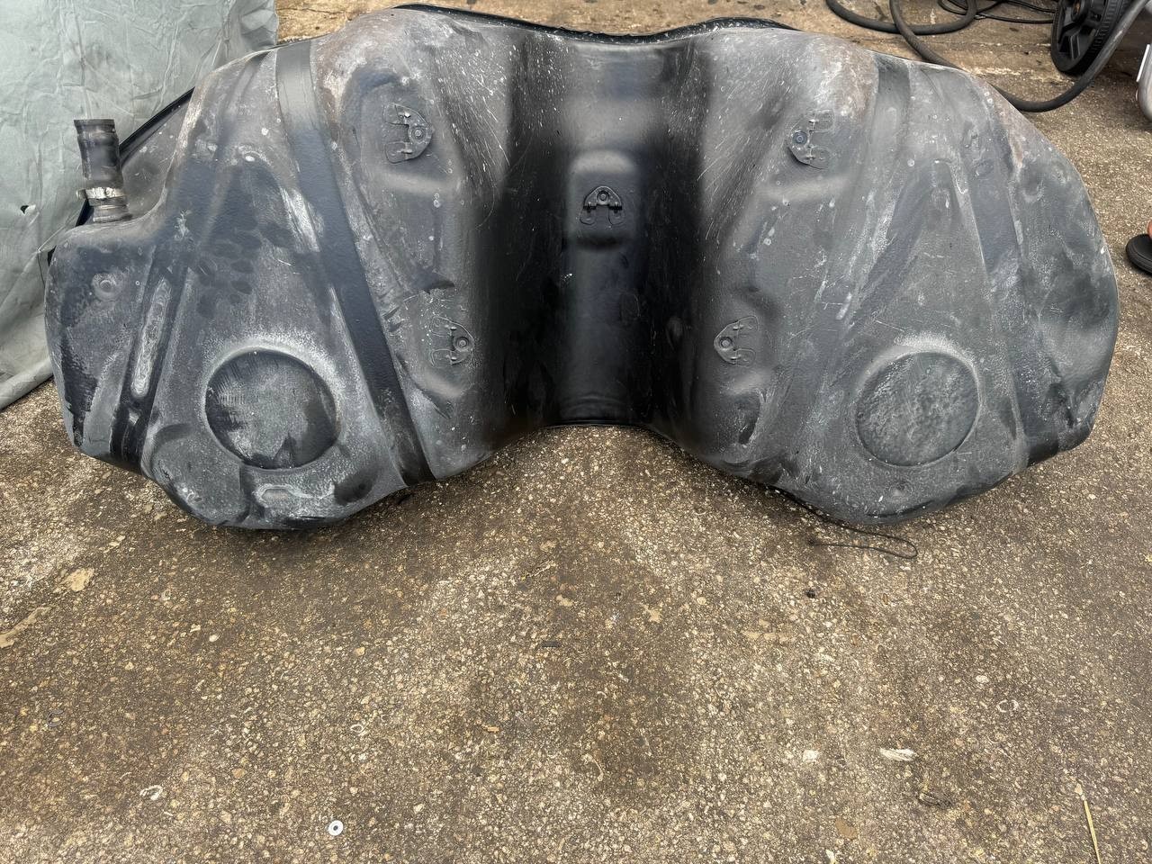 14-17 Maserati Ghibli Fuel Gas Tank Reservoir OEM 06700032570