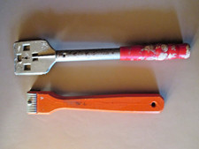 2 Wood Scrapers Used