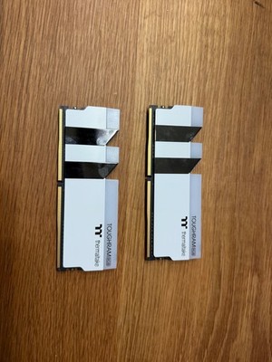 TOUGHRAM RGB Memory DDR4 4600MHz 16GB (8GB x 2)