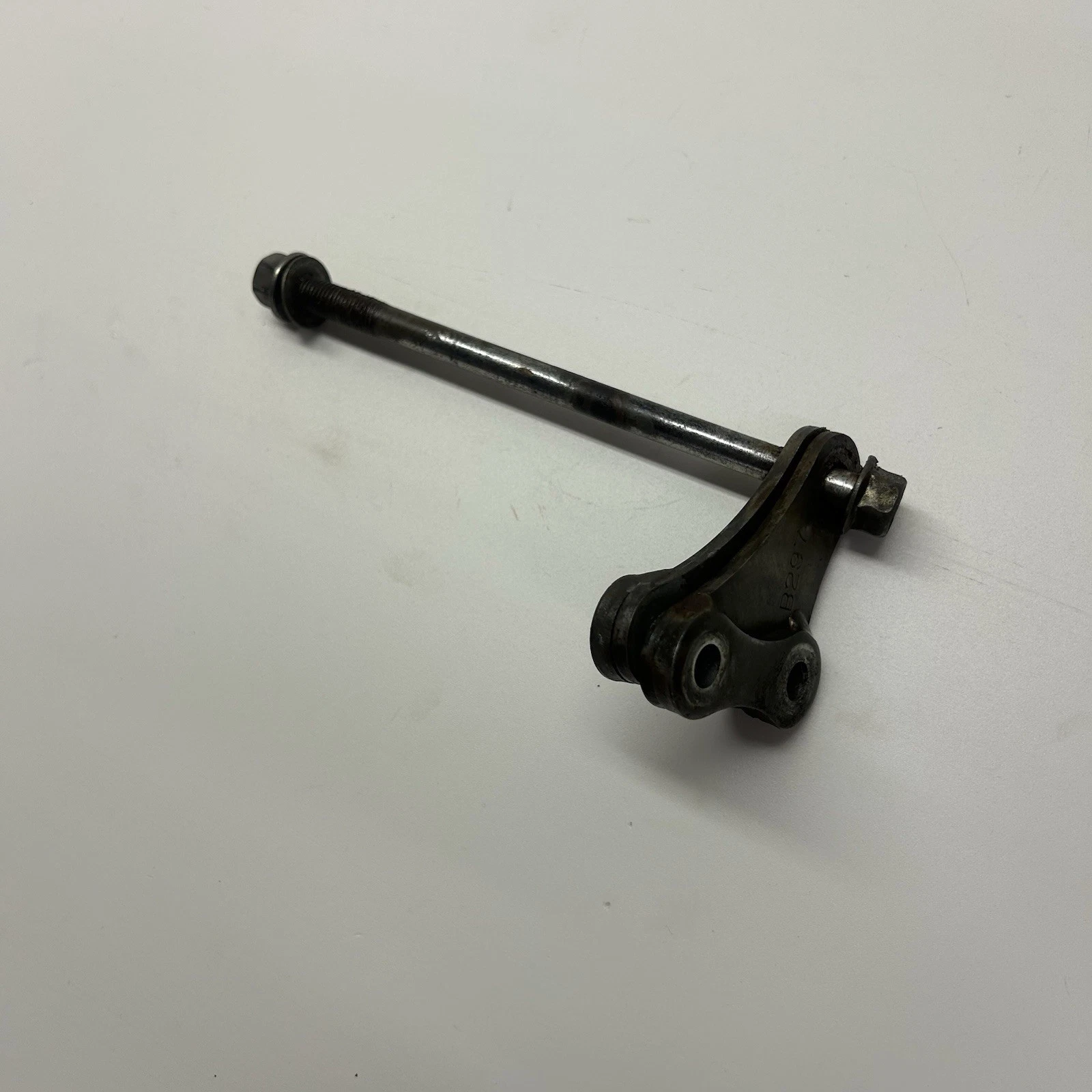 15 - 18 YAMAHA YZ 250 F FX FRONT LOWER MOUNTING BRACKET TAB HARDWARE OEM