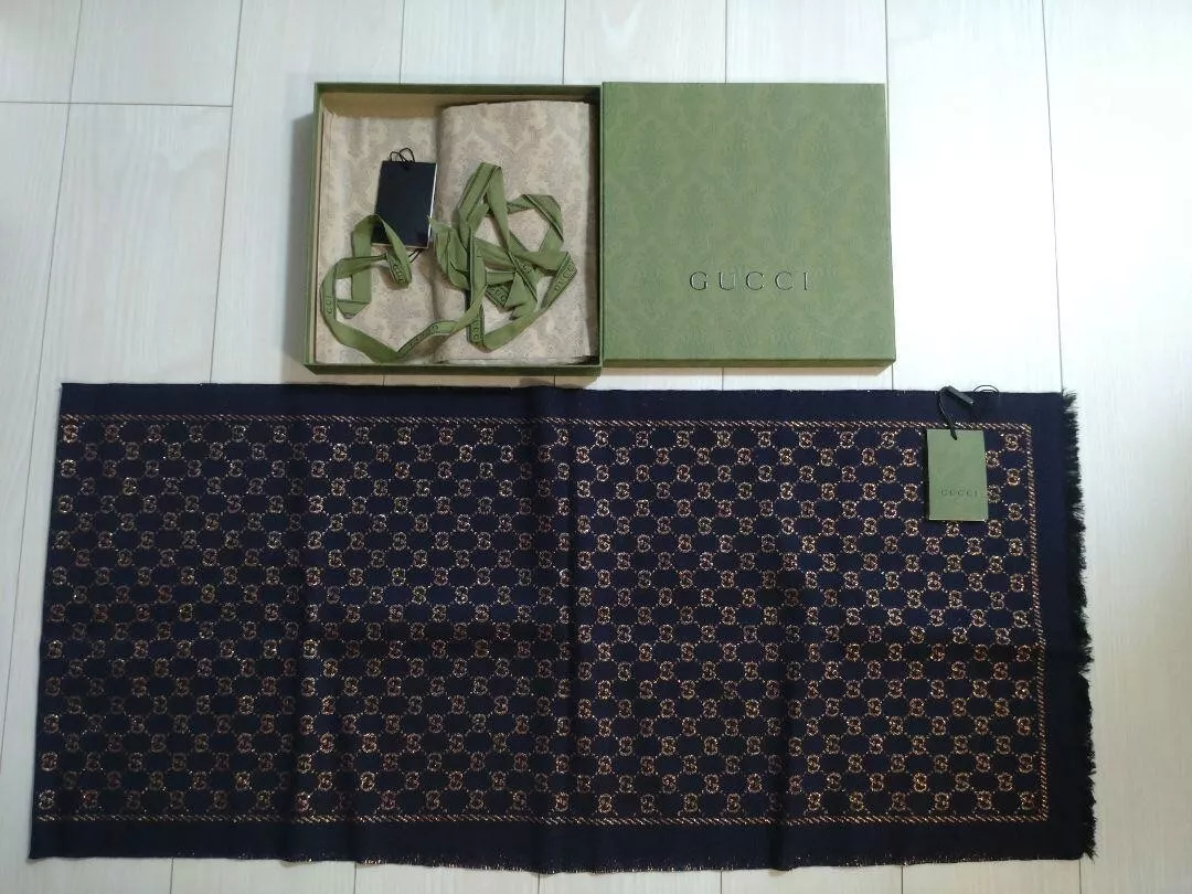Écharpe écurie Gucci Disney 180 cm neuve Italie