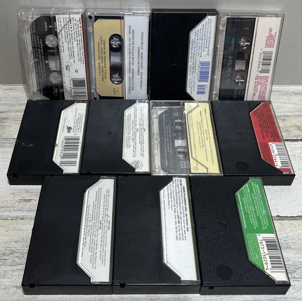 Lot of 11 Christmas Holiday Cassettes Bing Crosby, Beach Boys, Lou Monte & More Foto 2 de 4