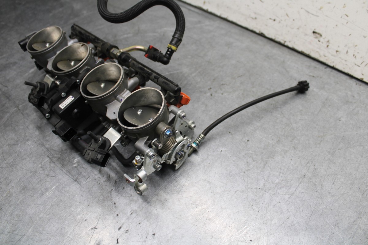 13-18 KAWASAKI NINJA ZX6R MAIN FUEL INJECTORS / THROTTLE BODIES