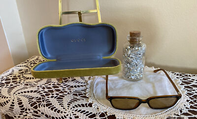 GUCCI Women Glasses/Sunglasses + Plush Velvet Case G Logo  display picture 1