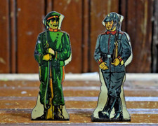 MARX TIN SOLDIER LITHOGRAPHED METAL TOY 3-1/2" TALL INFANTRY MAN LOT OF 2 TOYS