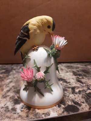 THE AMERICAN GOLDFINCH BY PETER BASSETT  BONE CHINA BELL* DAMAGED *  SEE PHOTOS*
