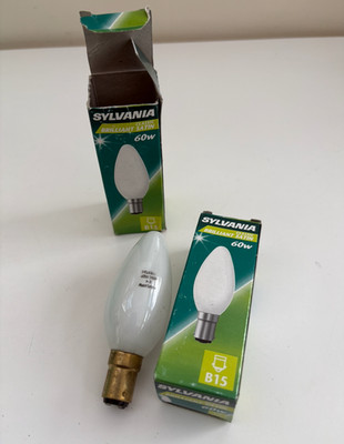 Zwei SBC (B15) 60Watt Sylvania Kerzenform satiniert dimmbar Wolfram Lampen / Leuchtmittel