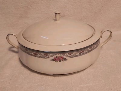 Lenox American Home Collection Country Romance Platinum Covered Vegetable Bowl