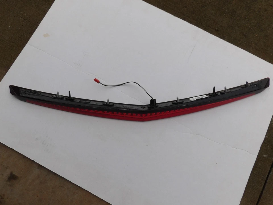 2010 2011 2012 2013 CADILLAC CTS SEDAN 3RD THIRD BRAKE LIGHT HIGH MOUNT LAMP OEM - Image 4 of 4