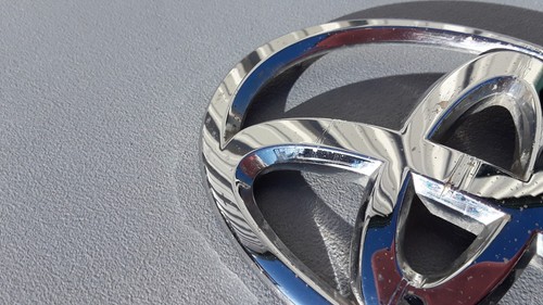 2016 Toyota Highlander Rear Tailgate Hatch Emblem Logo Badge OEM - Picture 10 of 23