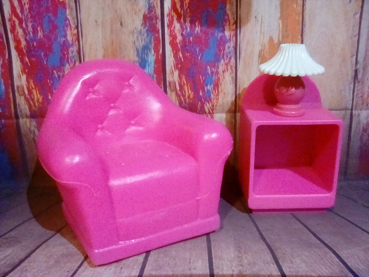 Barbie chair and end table for dollhuse 2pc. Vlintage. 1980s. 1 6